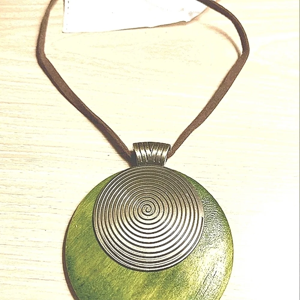 Bohemian Style Necklace Green Medallion round Pendant Necklace Boho Jewelry - Picture 7 of 7